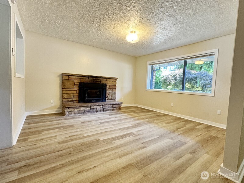 12800 NE 28th , Vancouver, WA 98682