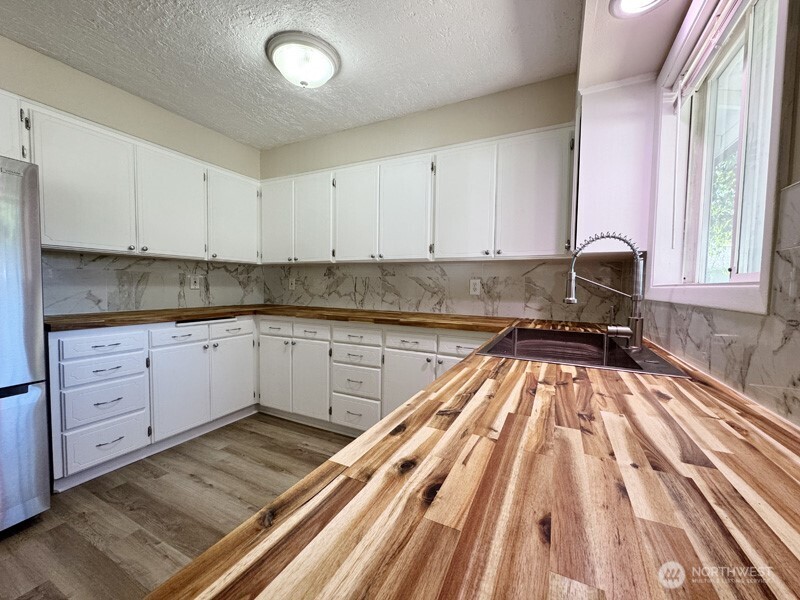 12800 NE 28th , Vancouver, WA 98682