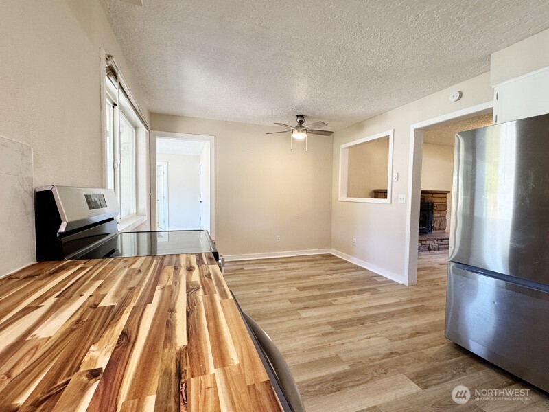 12800 NE 28th , Vancouver, WA 98682