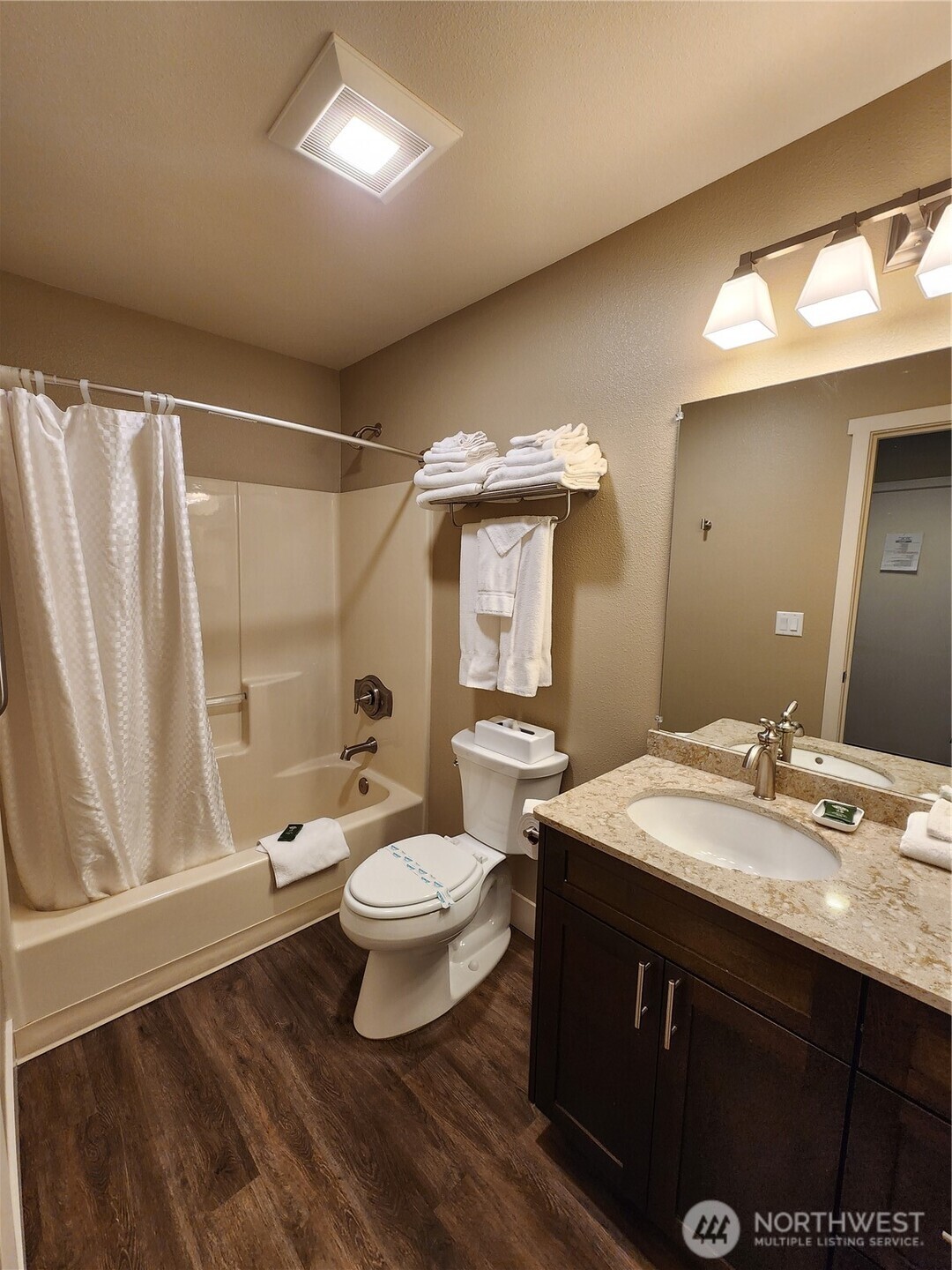 1 Lakeside 707-N , Manson, WA 98831