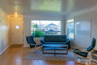 436 Wells Avenue N, Renton, WA 98057-5454