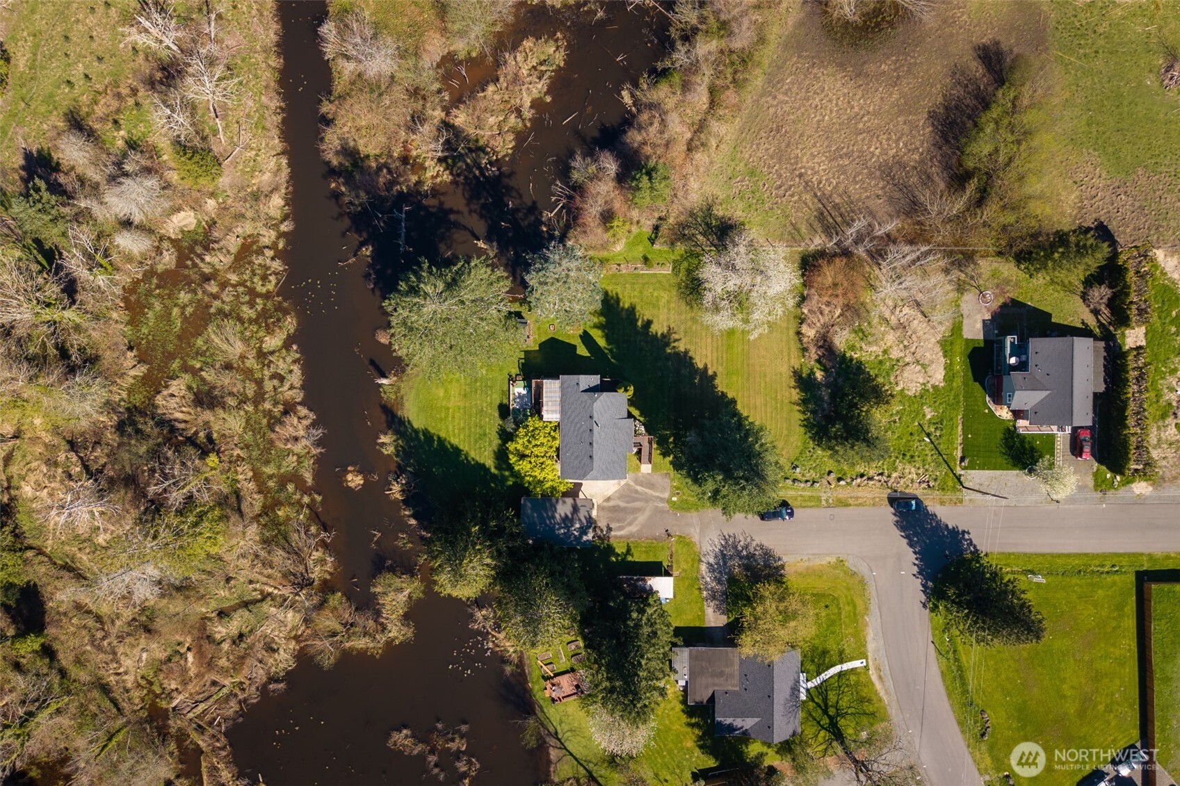 38002 SE 85th Street , Snoqualmie, WA 98065-9600