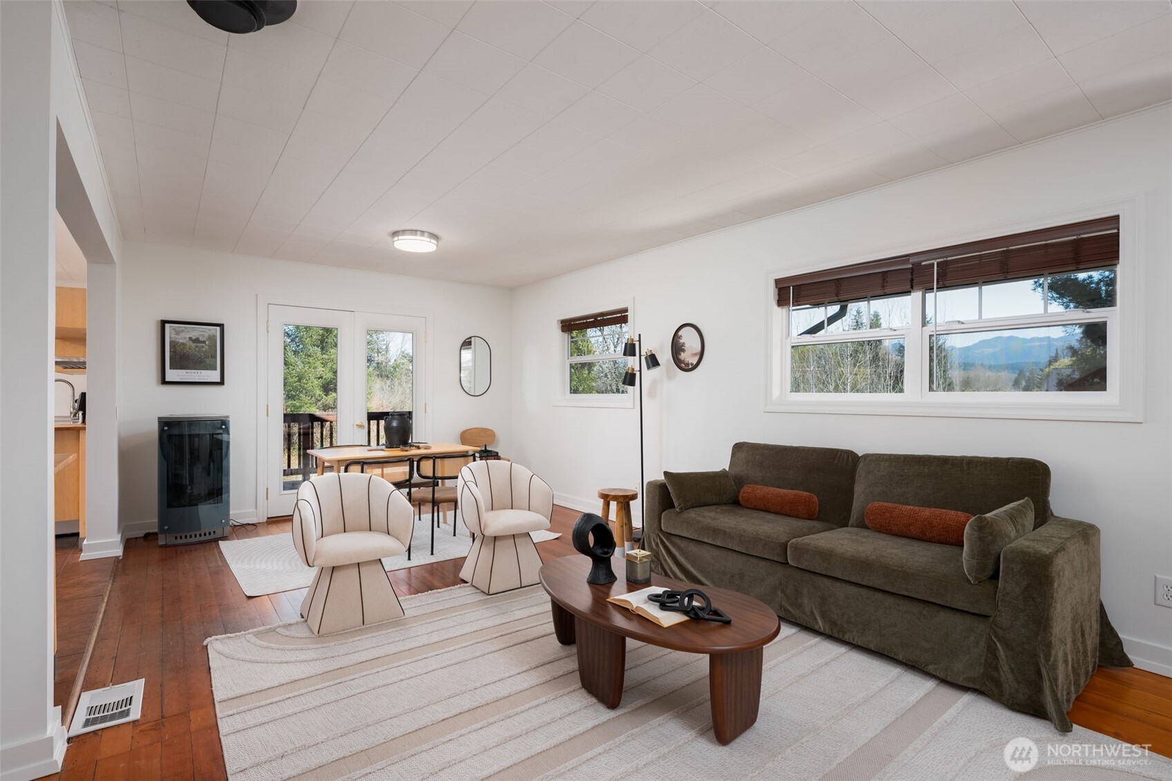 38002 SE 85th Street , Snoqualmie, WA 98065-9600