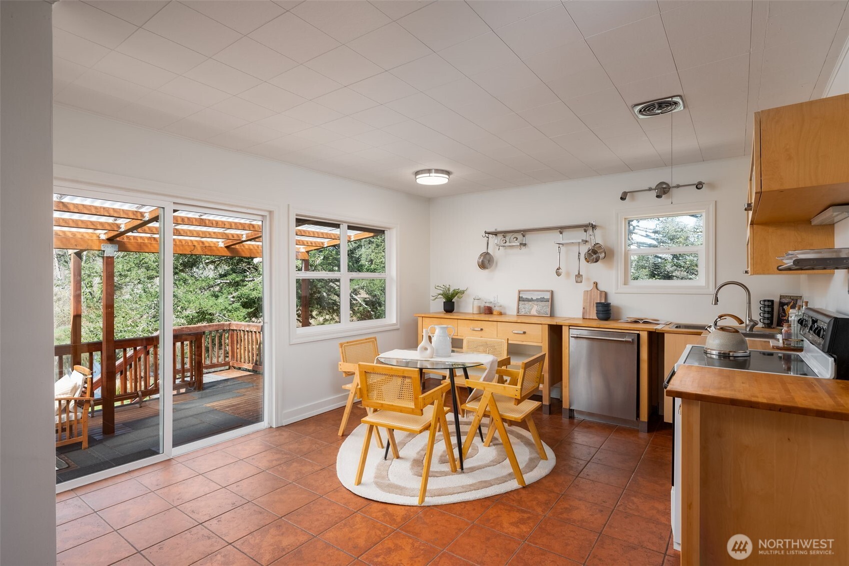 38002 SE 85th Street , Snoqualmie, WA 98065-9600