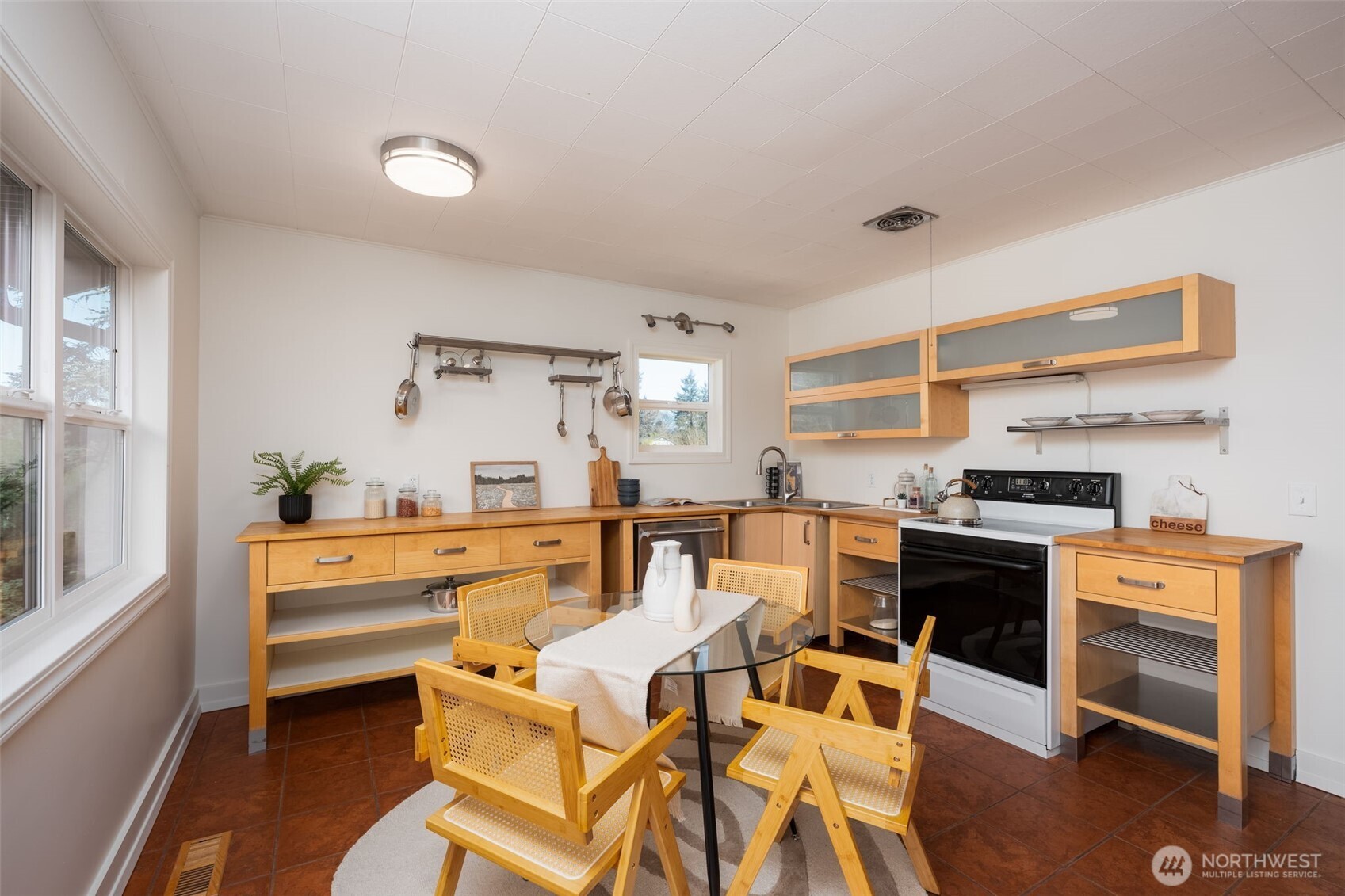 38002 SE 85th Street , Snoqualmie, WA 98065-9600