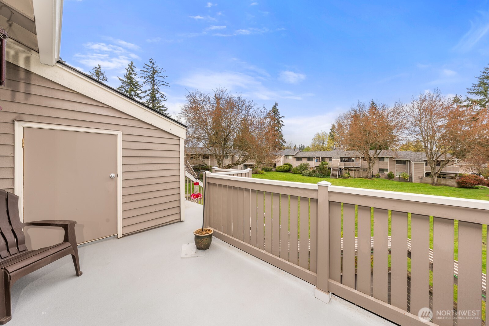 9918 NE 144th Lane #406, Kirkland, WA 98034