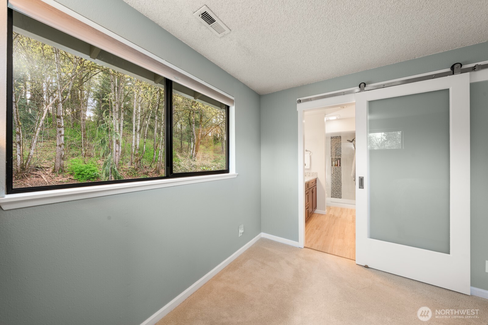 9918 NE 144th Lane #406, Kirkland, WA 98034