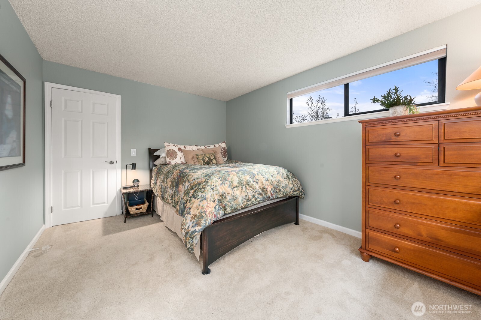 9918 NE 144th Lane #406, Kirkland, WA 98034