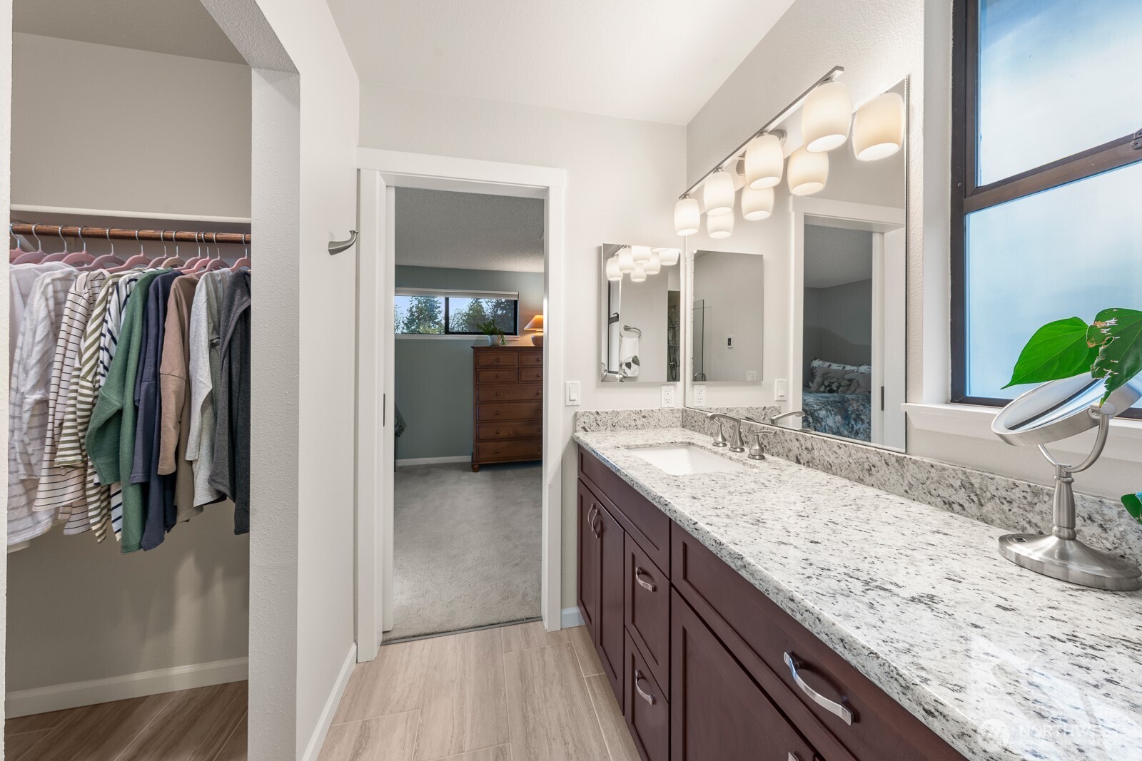 9918 NE 144th Lane #406, Kirkland, WA 98034