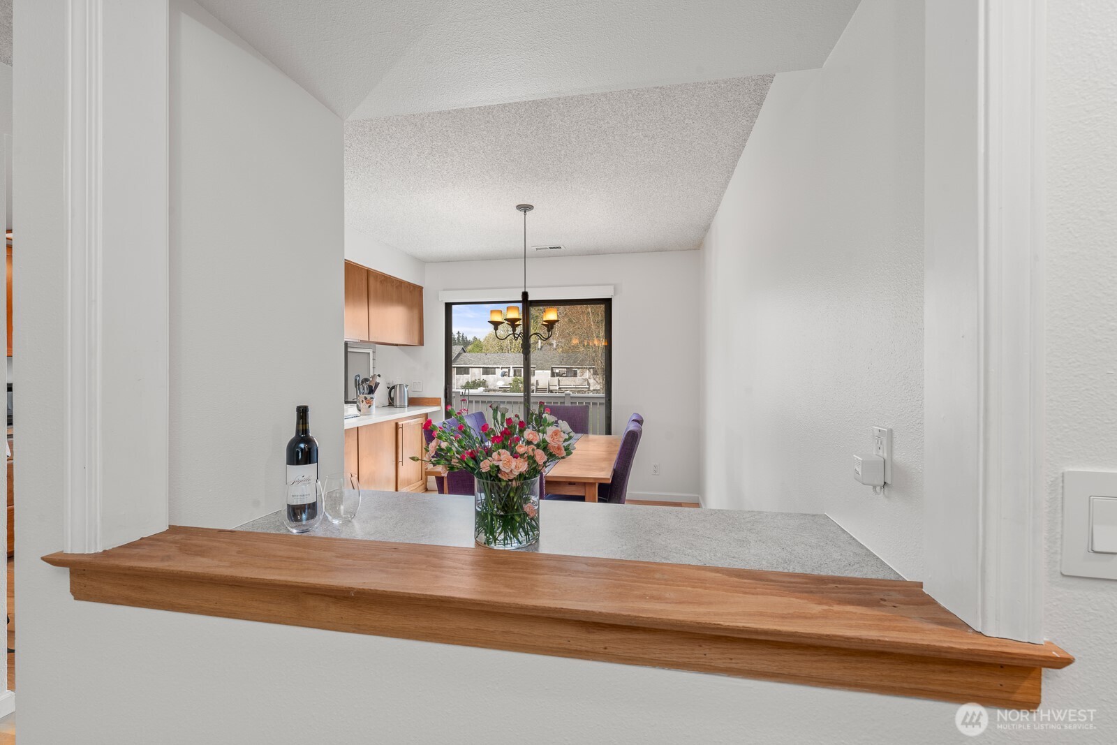 9918 NE 144th Lane #406, Kirkland, WA 98034