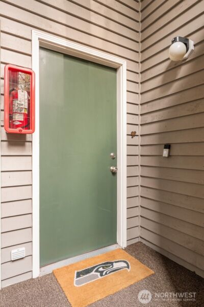 9918 NE 144th Lane #406, Kirkland, WA 98034 - Photo 3