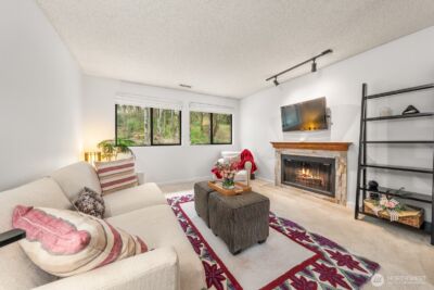 9918 NE 144th Lane #406, Kirkland, WA 98034 - Photo 4