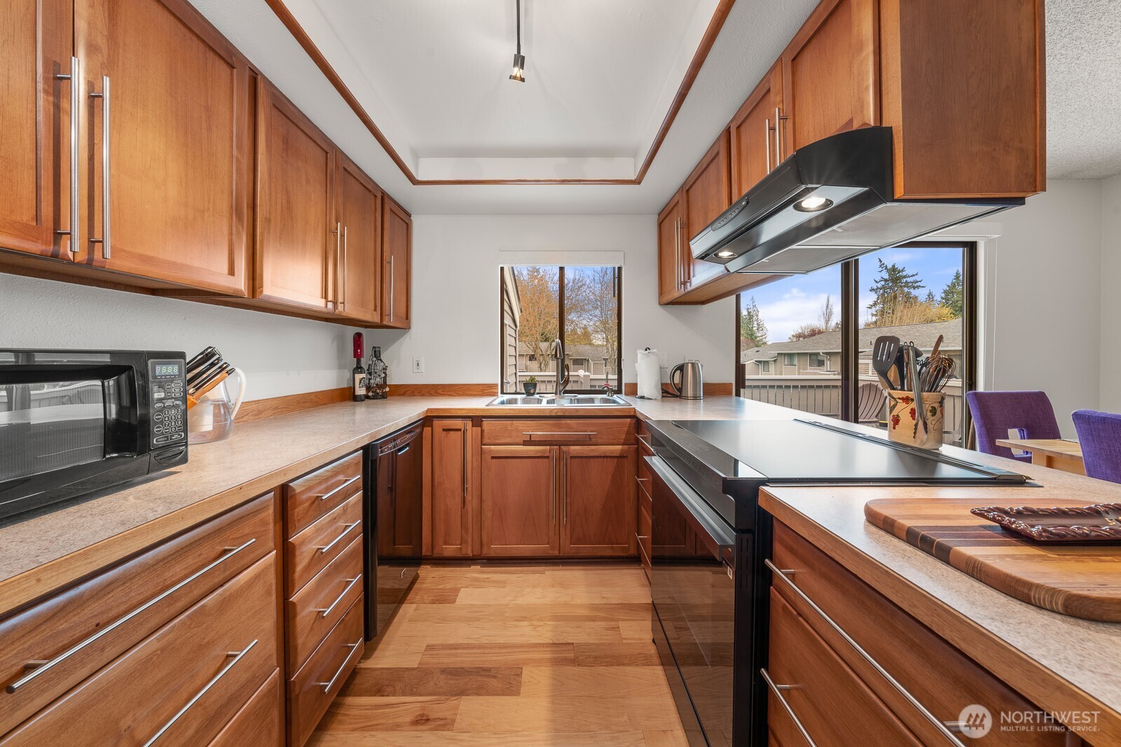 9918 NE 144th Lane #406, Kirkland, WA 98034