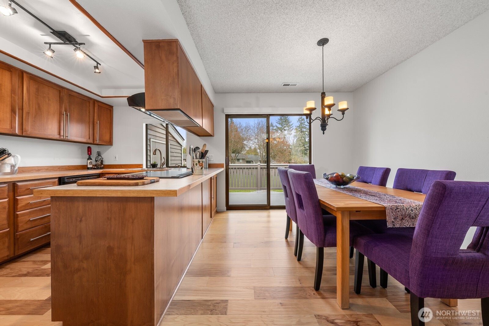9918 NE 144th Lane #406, Kirkland, WA 98034