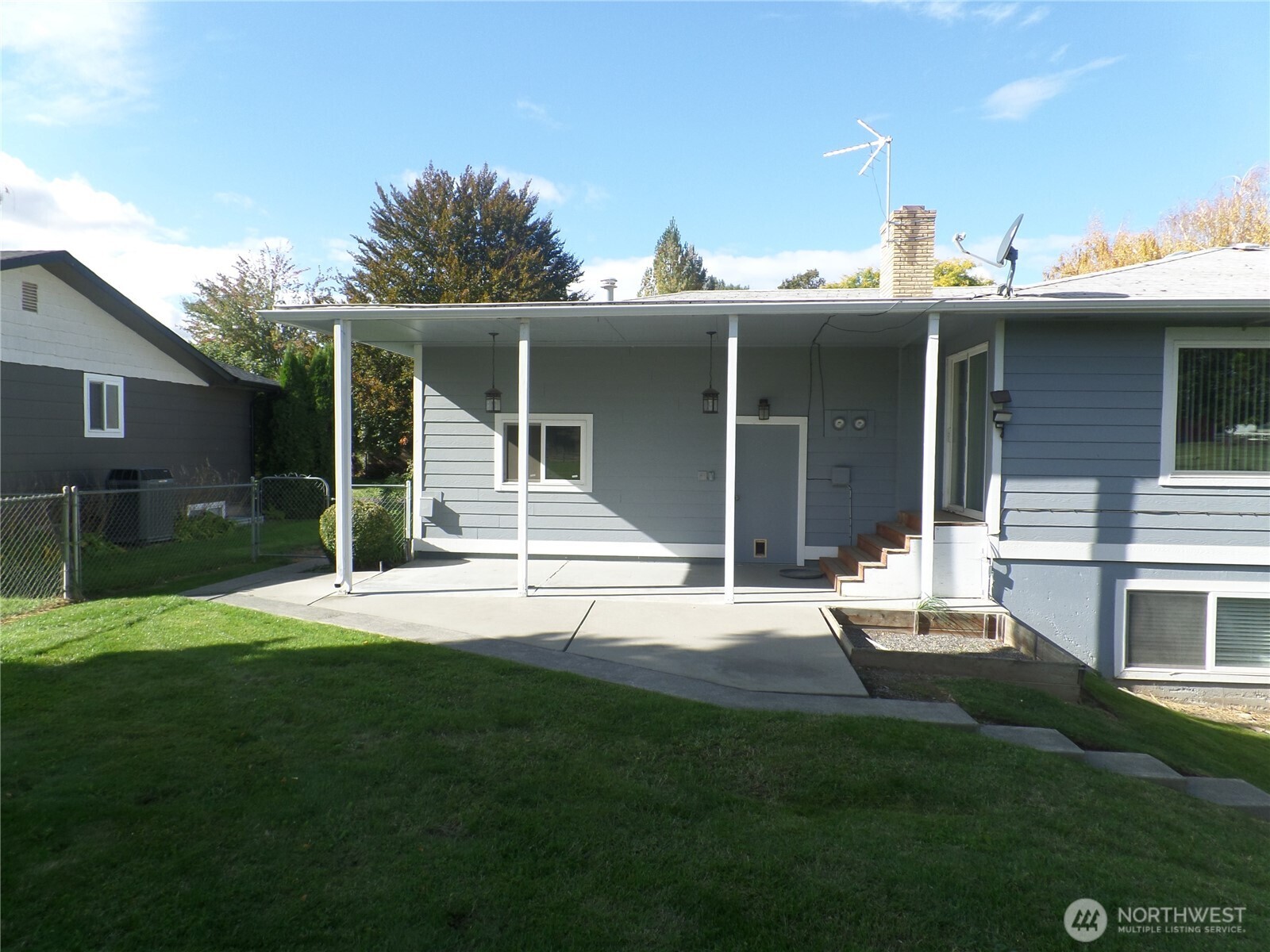 32 NE Tremont Drive , College Place, WA 99324