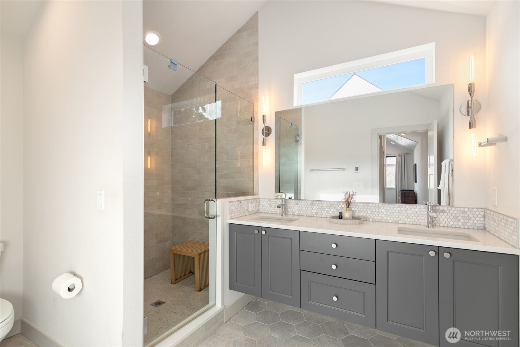 5030 Sand Point Place NE #B, Seattle, WA 98105