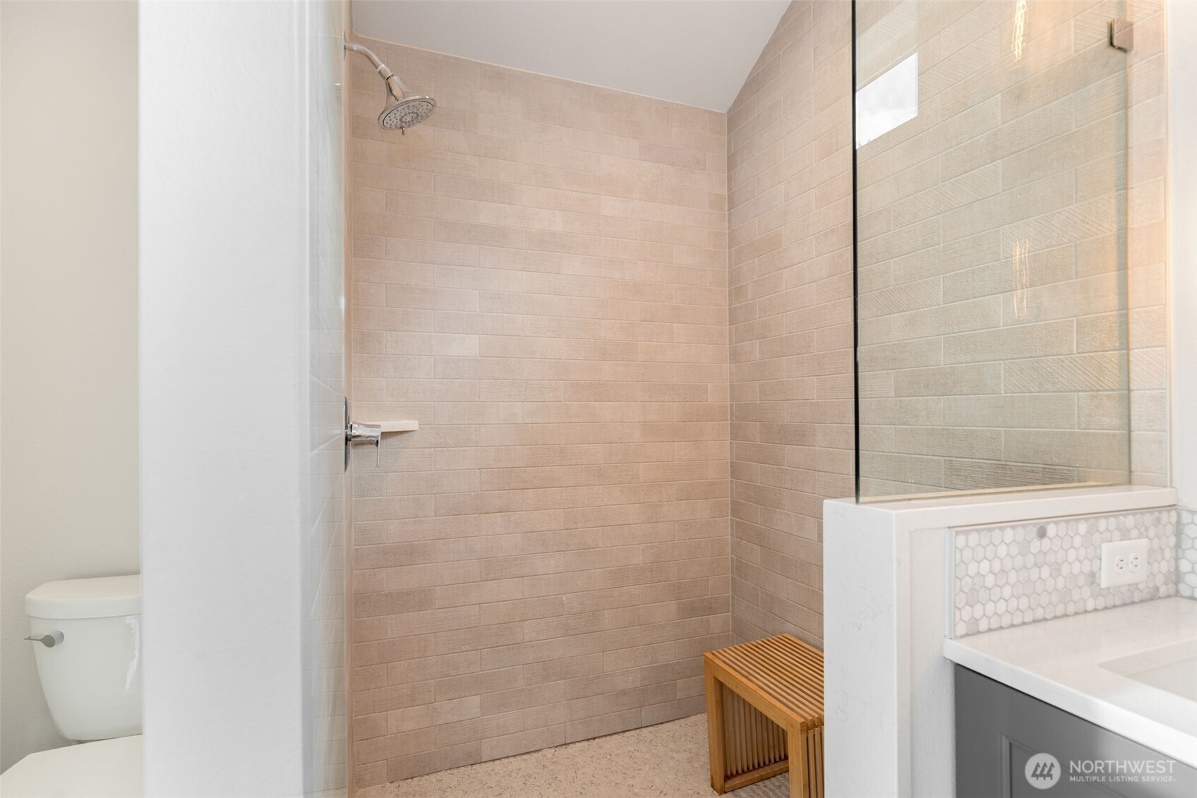 5030 Sand Point Place NE #B, Seattle, WA 98105