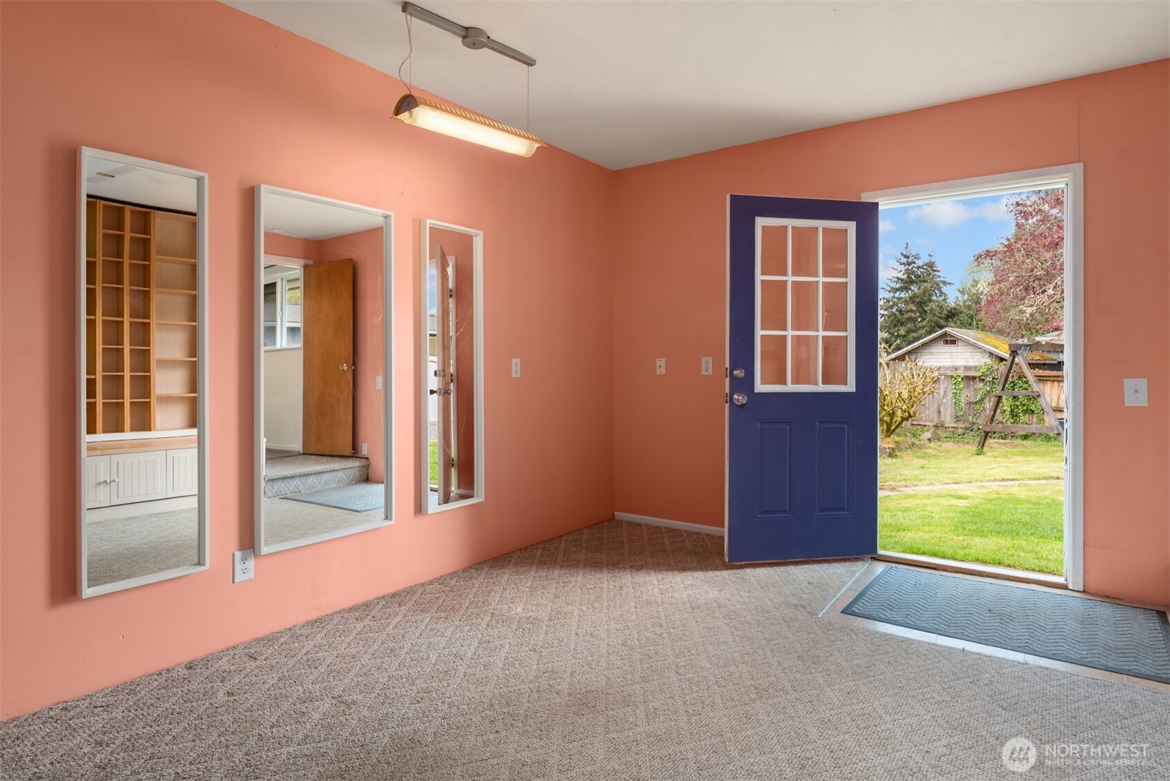 26205 14th Avenue S, Des Moines, WA 98198