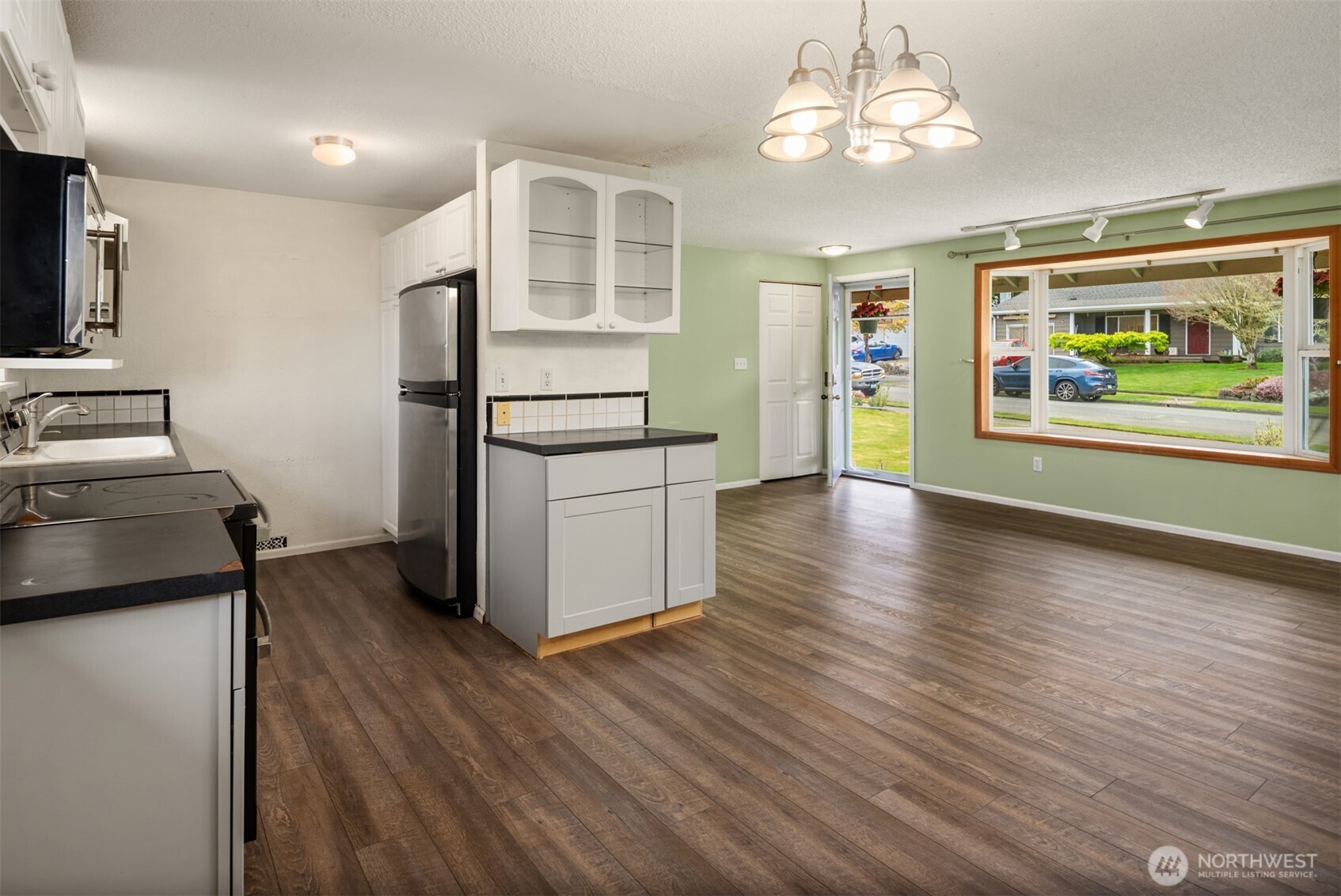 26205 14th Avenue S, Des Moines, WA 98198