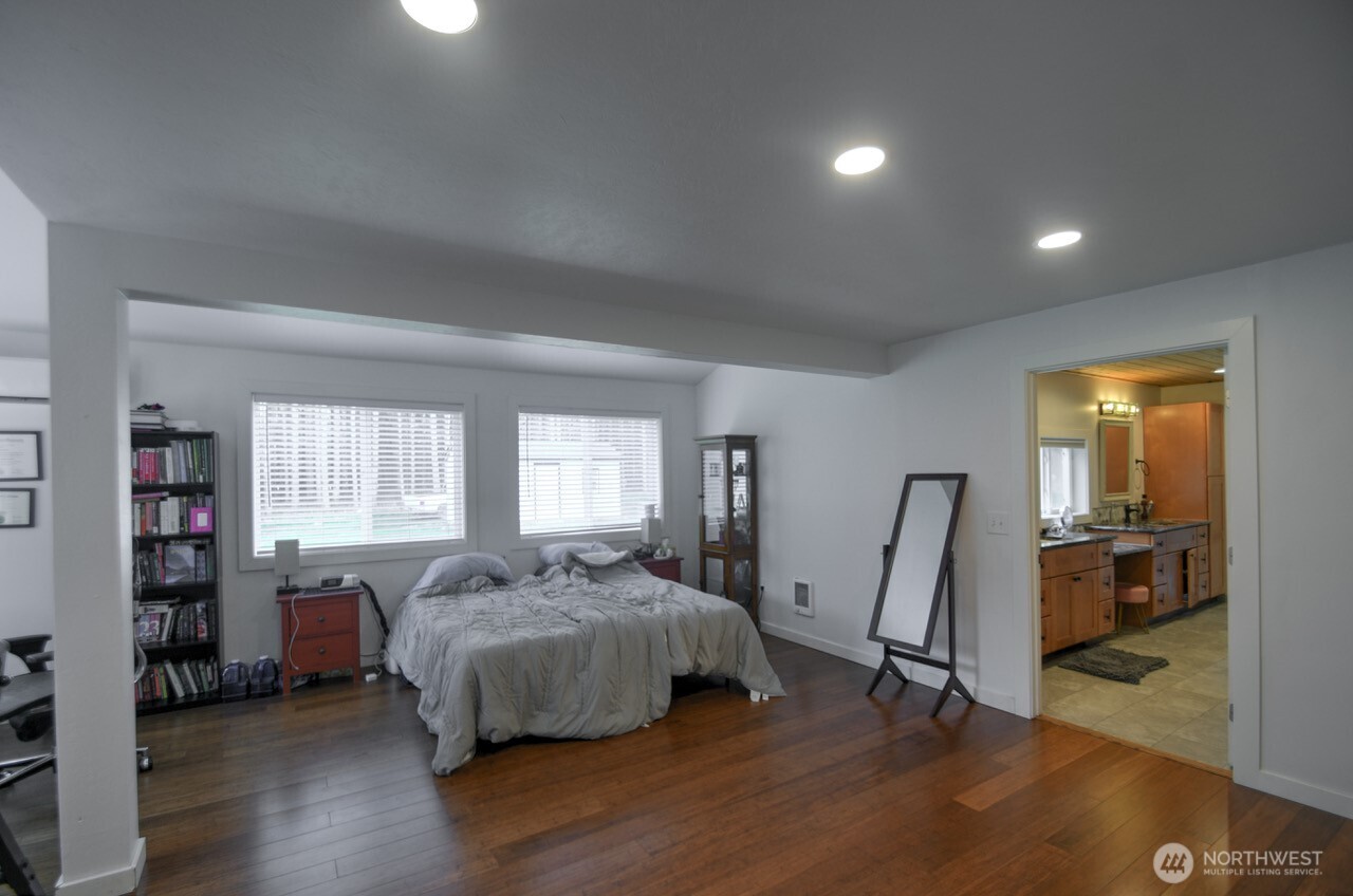 14640 164th Lane SE, Rainier, WA 98576