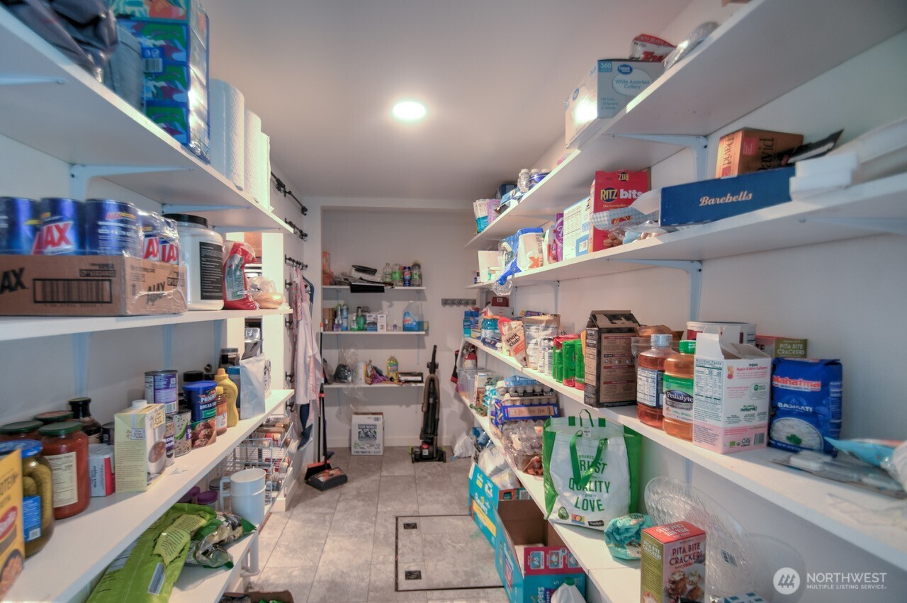 14640 164th Lane SE, Rainier, WA 98576