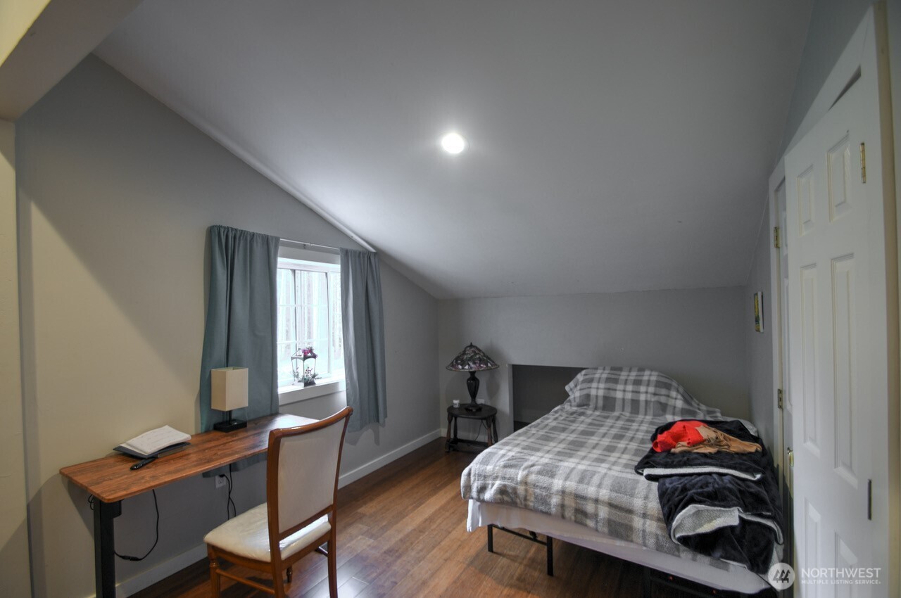 14640 164th Lane SE, Rainier, WA 98576