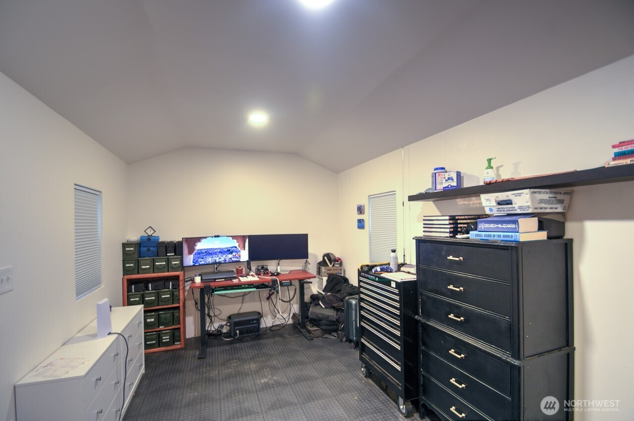 14640 164th Lane SE, Rainier, WA 98576