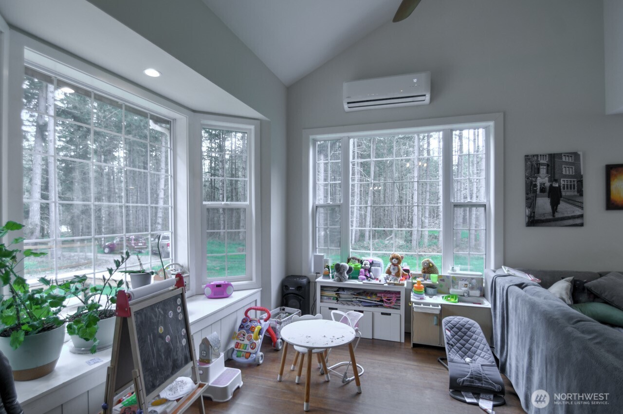 14640 164th Lane SE, Rainier, WA 98576