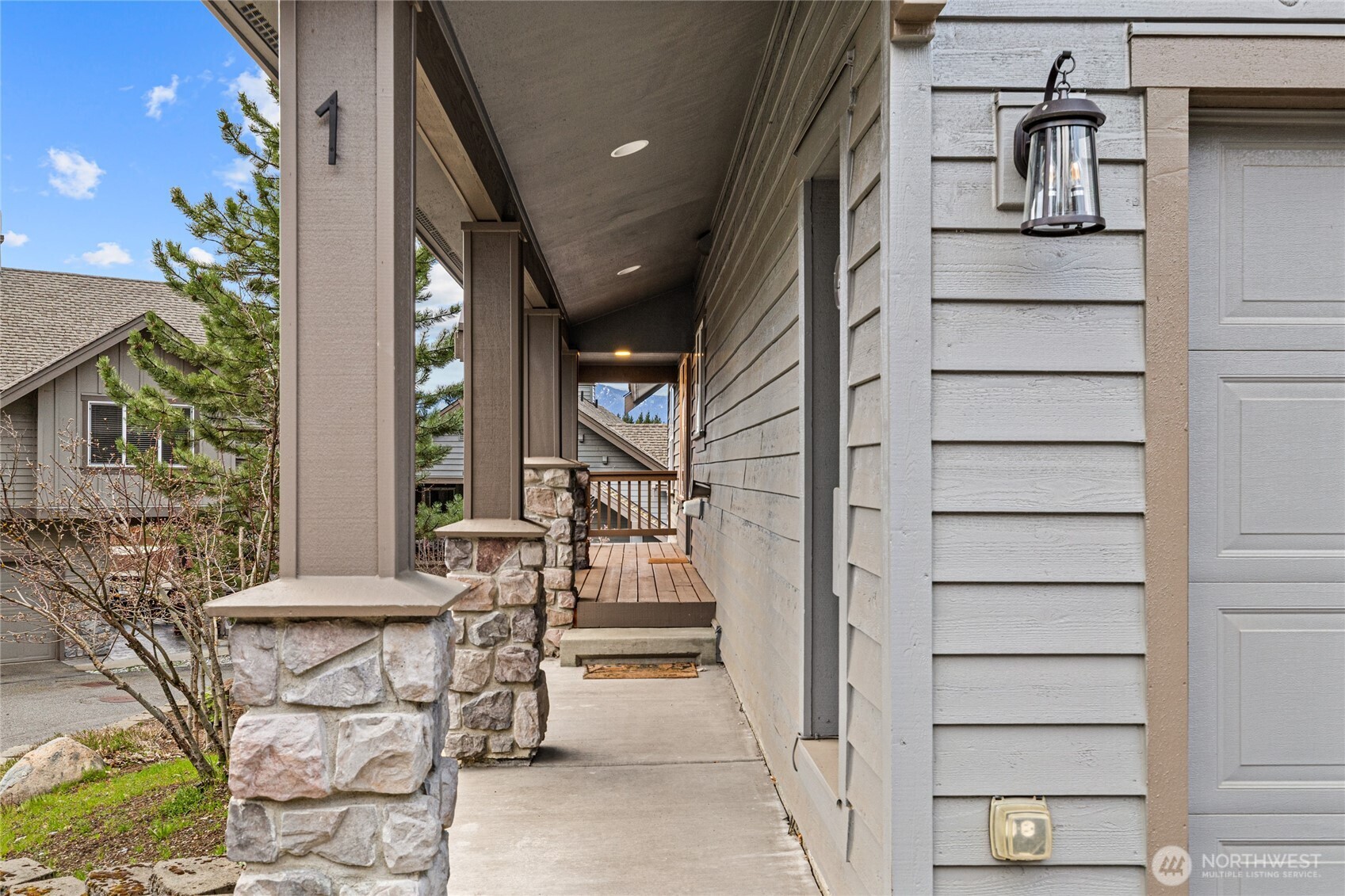 231 Clearwater Loop #1, Ronald, WA 98940