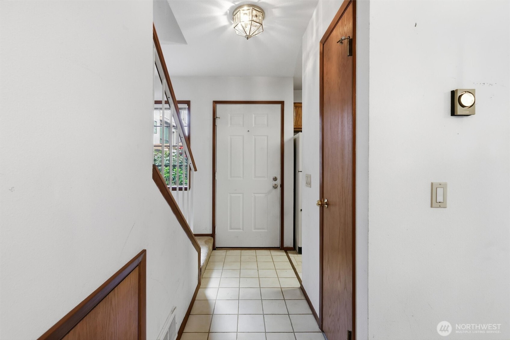 1572 NE 177th St #B10, Seattle, WA 98155