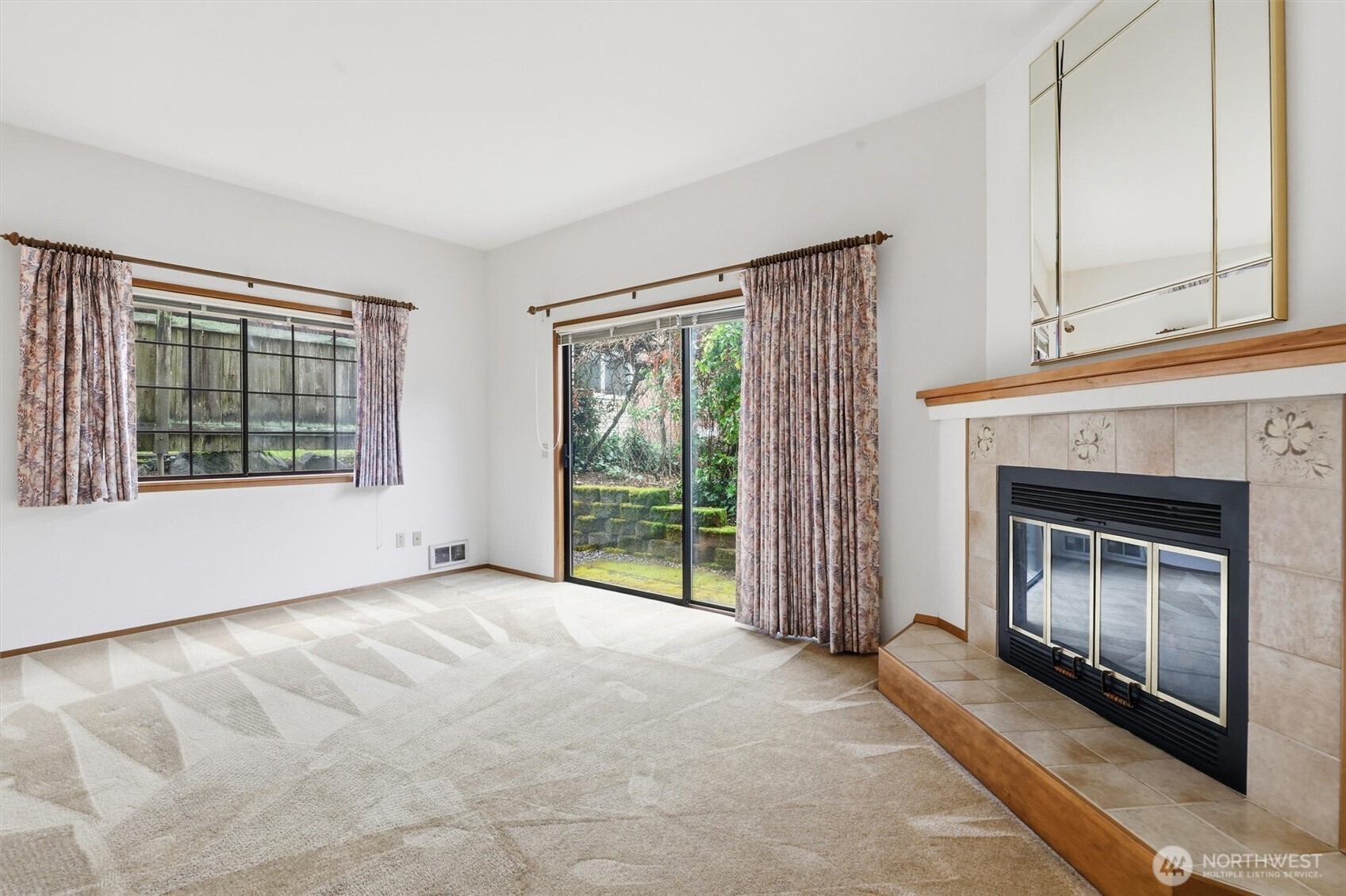 1572 NE 177th St #B10, Seattle, WA 98155