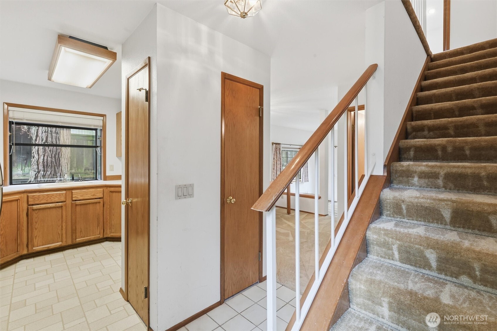 1572 NE 177th St #B10, Seattle, WA 98155