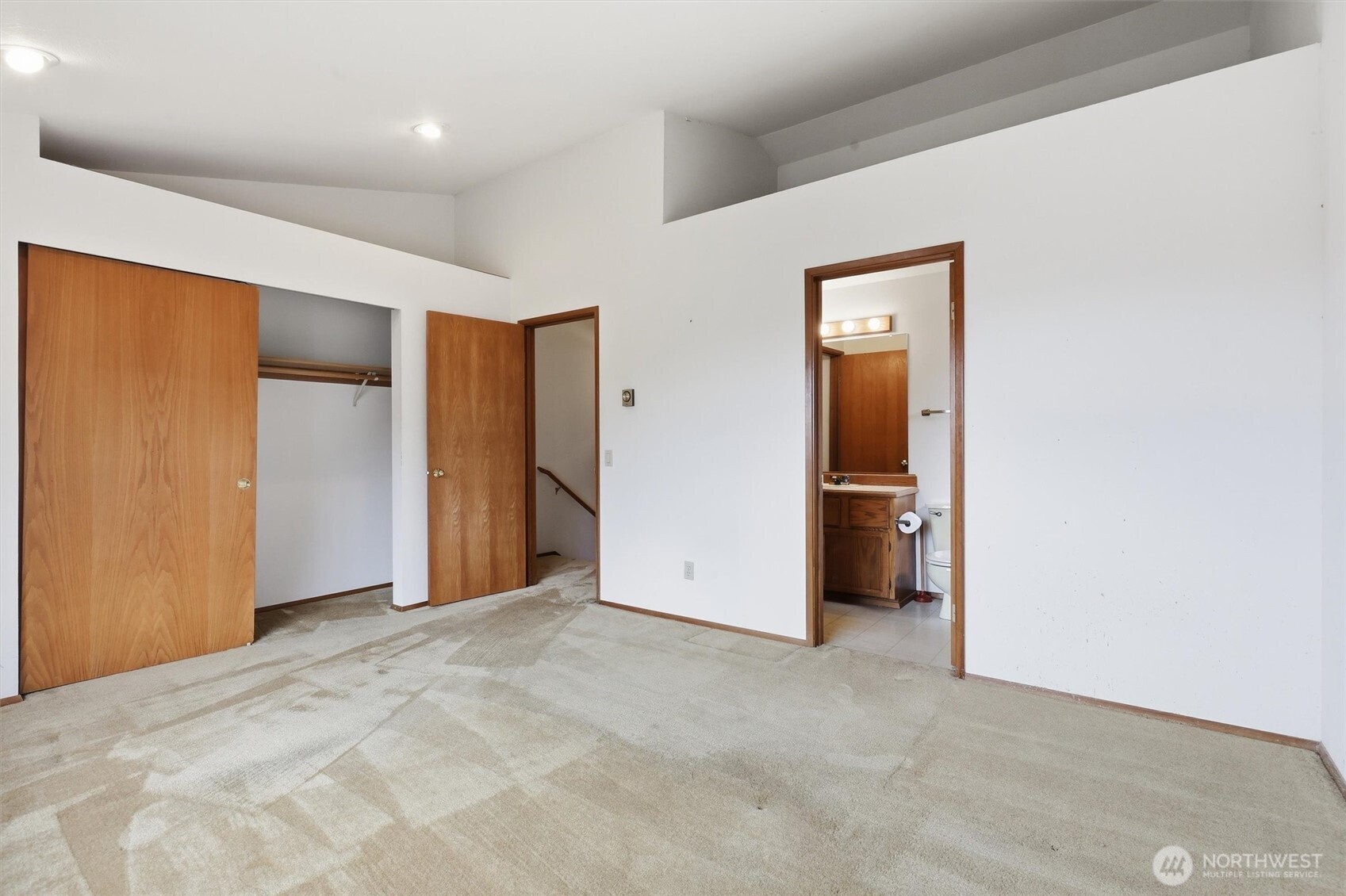 1572 NE 177th St #B10, Seattle, WA 98155