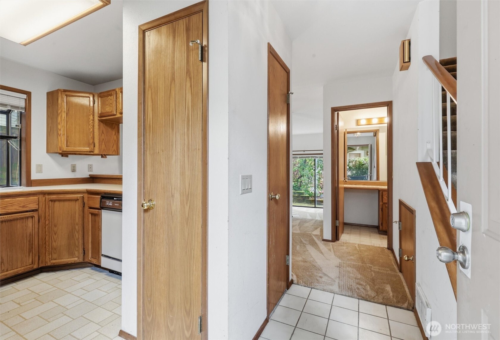 1572 NE 177th St #B10, Seattle, WA 98155