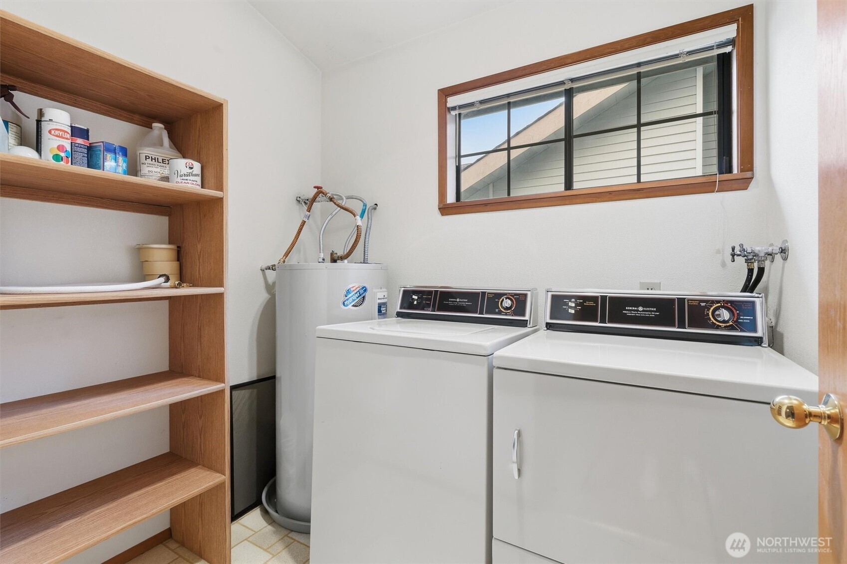 1572 NE 177th St #B10, Seattle, WA 98155