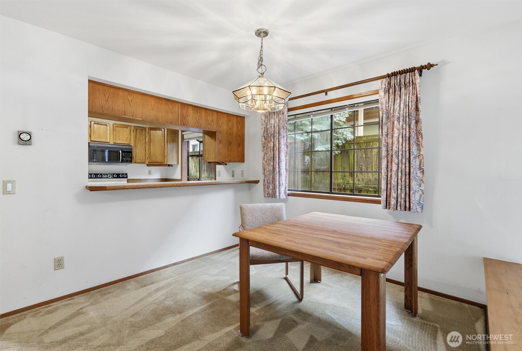 1572 NE 177th St #B10, Seattle, WA 98155