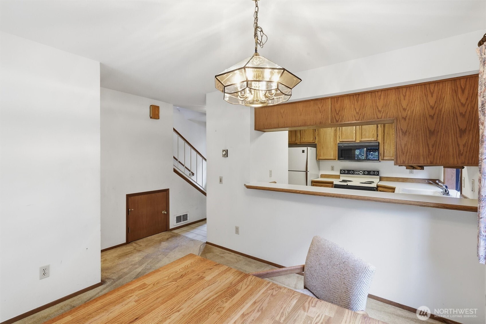 1572 NE 177th St #B10, Seattle, WA 98155