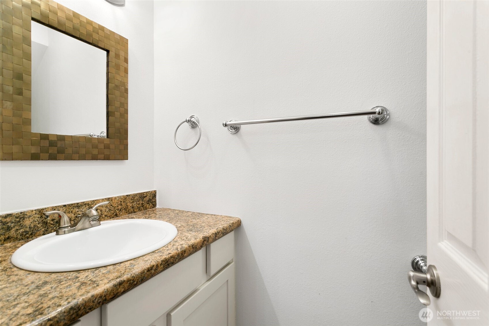 708 6th Avenue S #E104, Kent, WA 98032