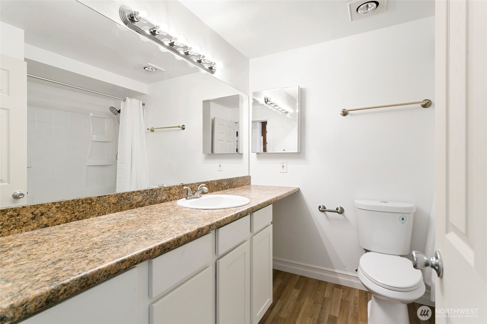708 6th Avenue S #E104, Kent, WA 98032