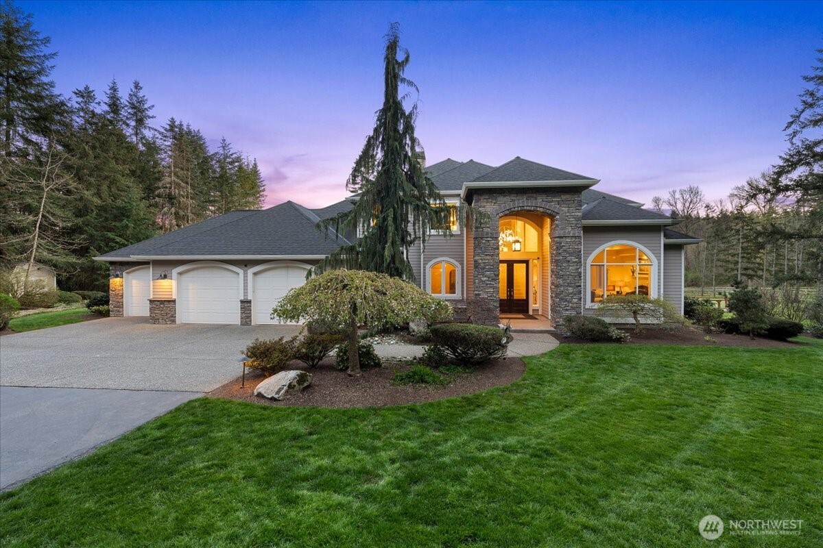 19207 SE May Valley Road , Issaquah, WA 98027