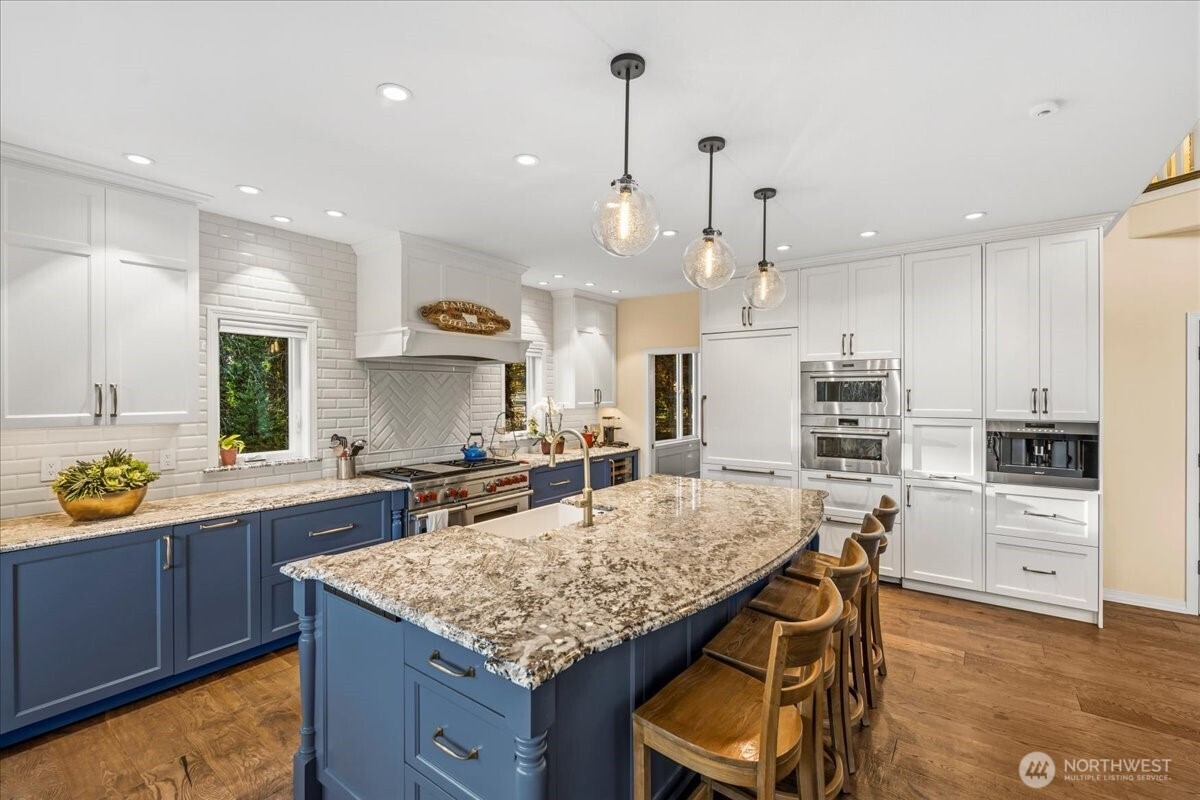 19207 SE May Valley Road , Issaquah, WA 98027