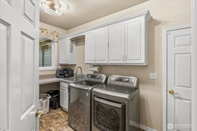 19207 SE May Valley Road , Issaquah, WA 98027 - Photo 29