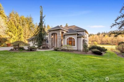 19207 SE May Valley Road , Issaquah, WA 98027 - Photo 3