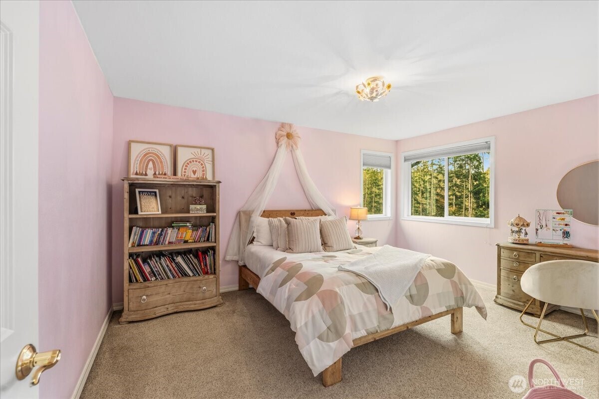 19207 SE May Valley Road , Issaquah, WA 98027