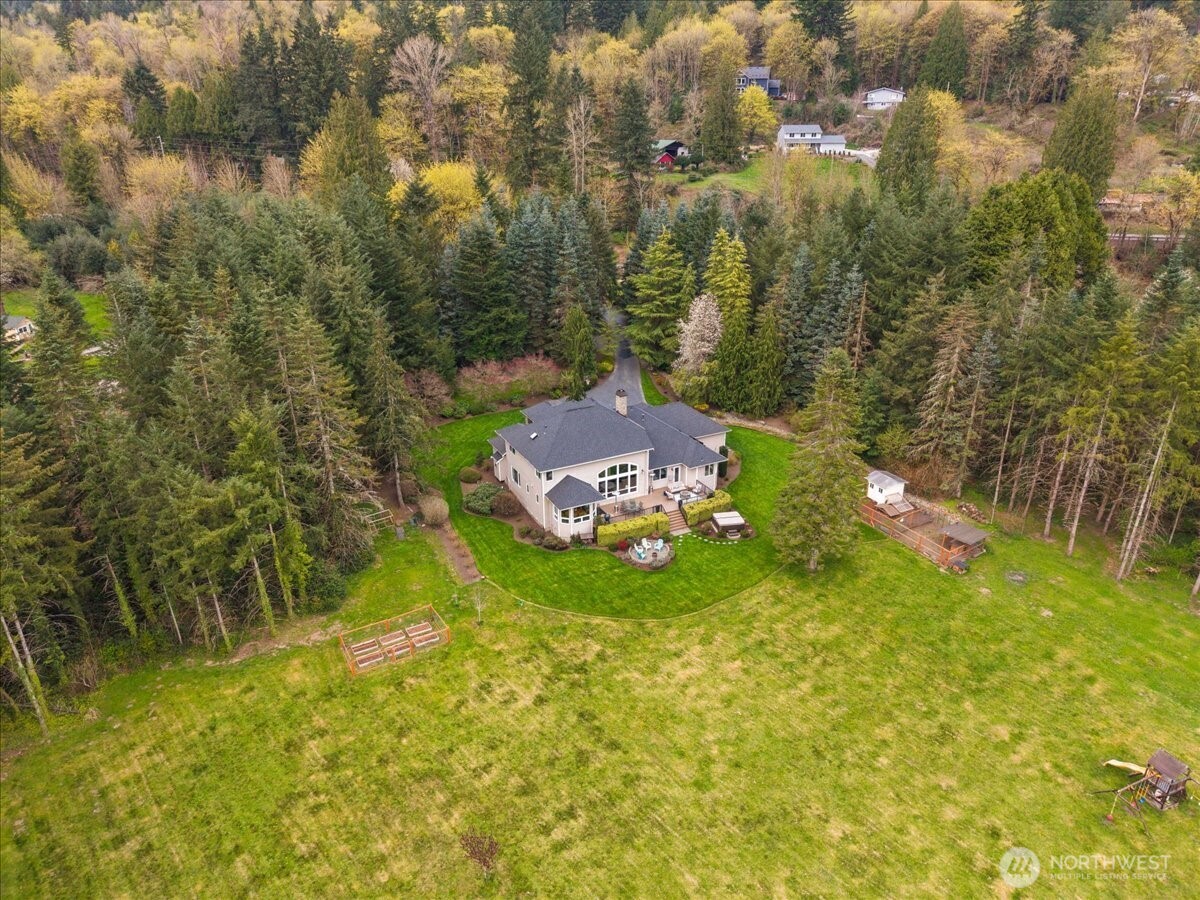 19207 SE May Valley Road , Issaquah, WA 98027