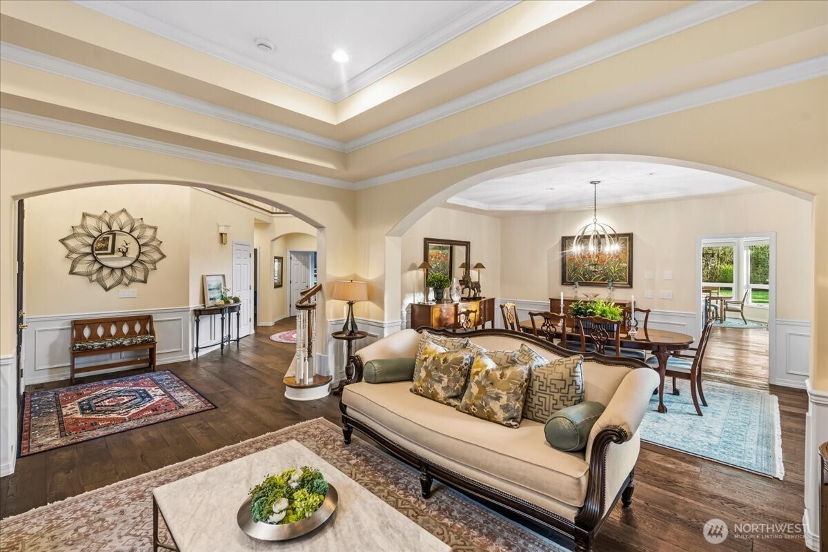 19207 SE May Valley Road , Issaquah, WA 98027