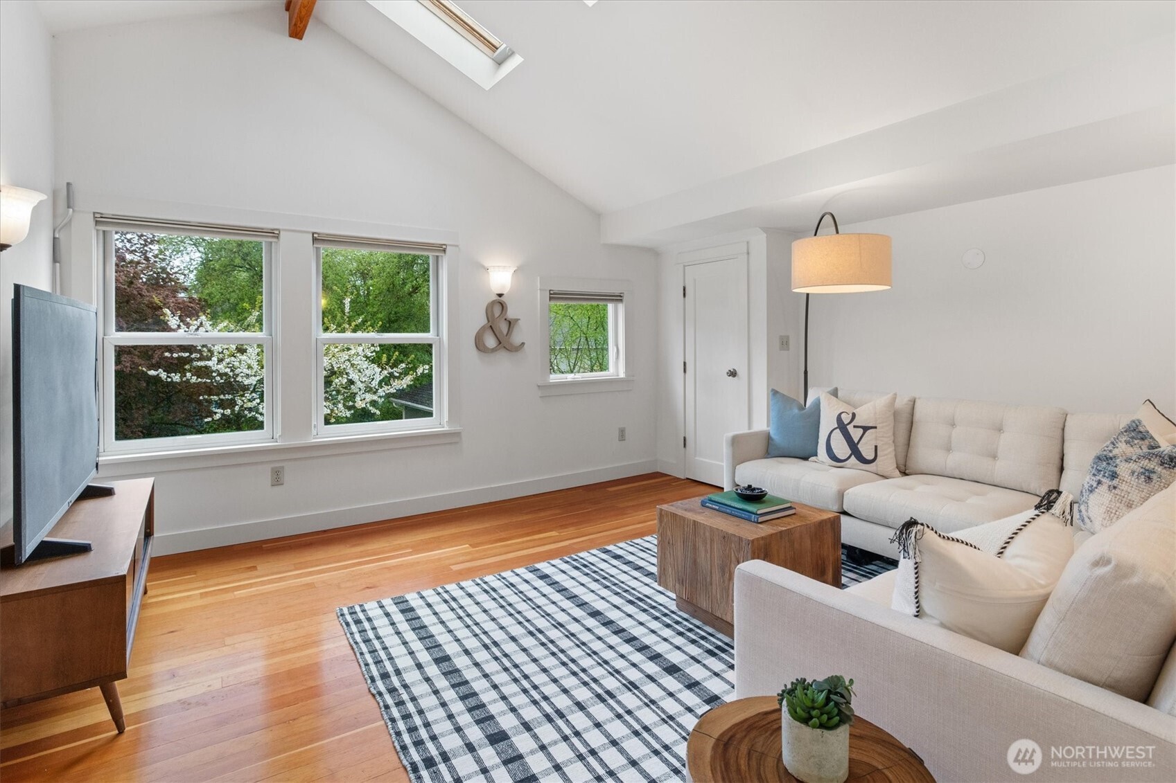 6551 24th Avenue NE, Seattle, WA 98115