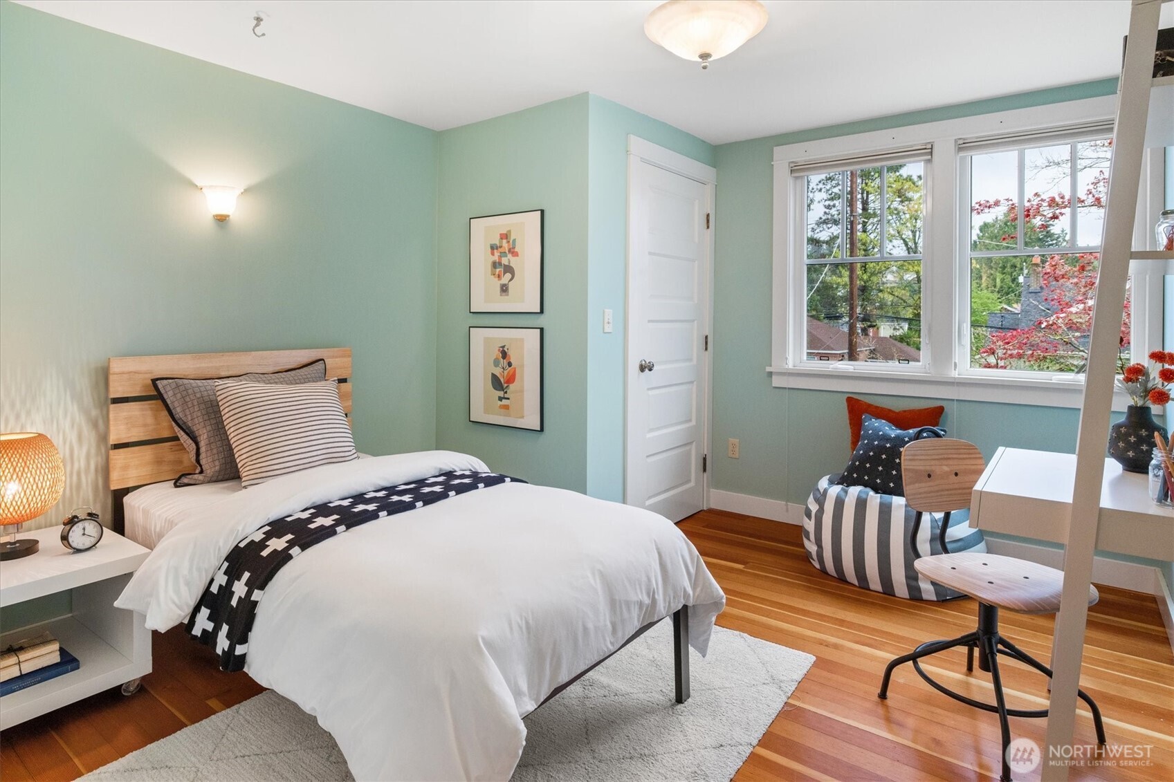 6551 24th Avenue NE, Seattle, WA 98115