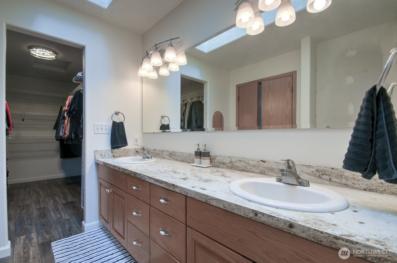340 Nikula , Winlock, WA 98596
