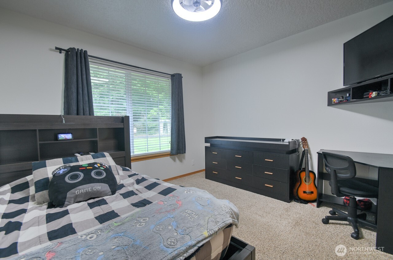 340 Nikula , Winlock, WA 98596